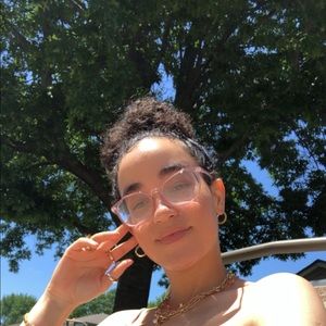 Meet your Posher, Lua